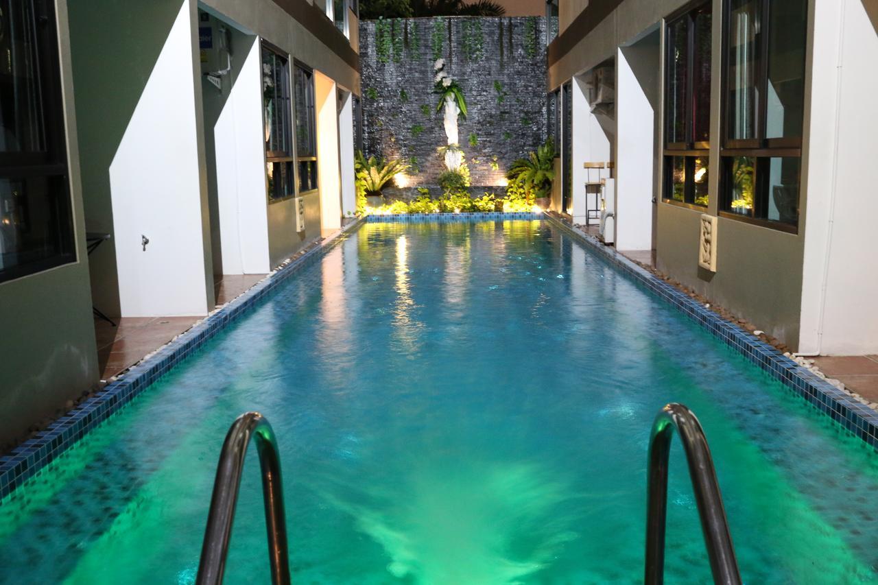 The Pool Resort Bangkok Buitenkant foto